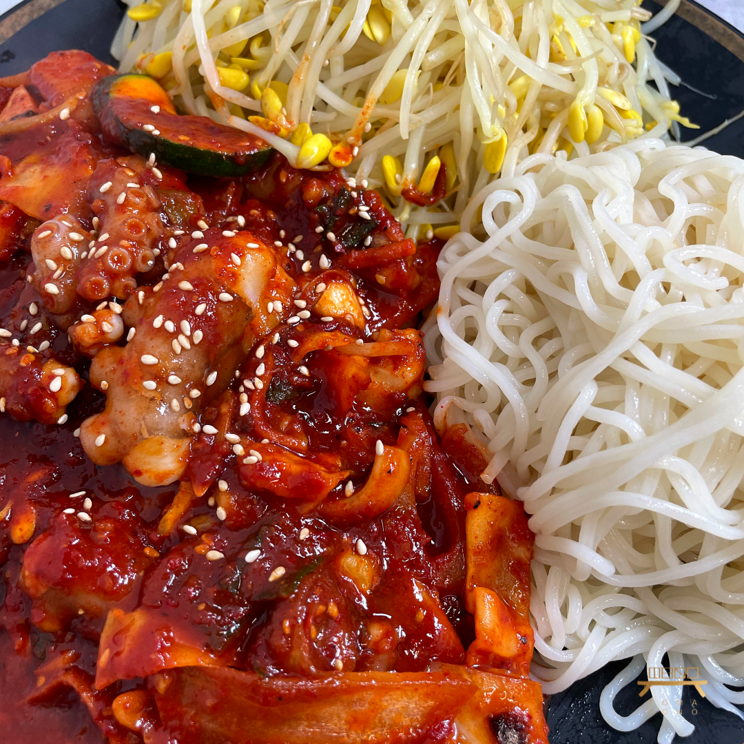 무교동 낙지볶음 (소면포함) 조리법 Stir Fried Spicy Small Octopus (Noodles Included) Recipe