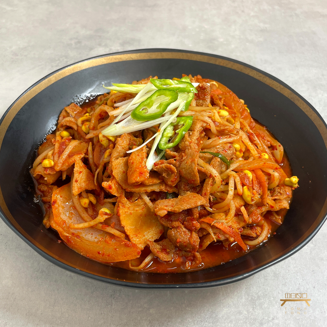 돼지고기 콩불 Stir-fried Spicy Pork and Soybean Sprout