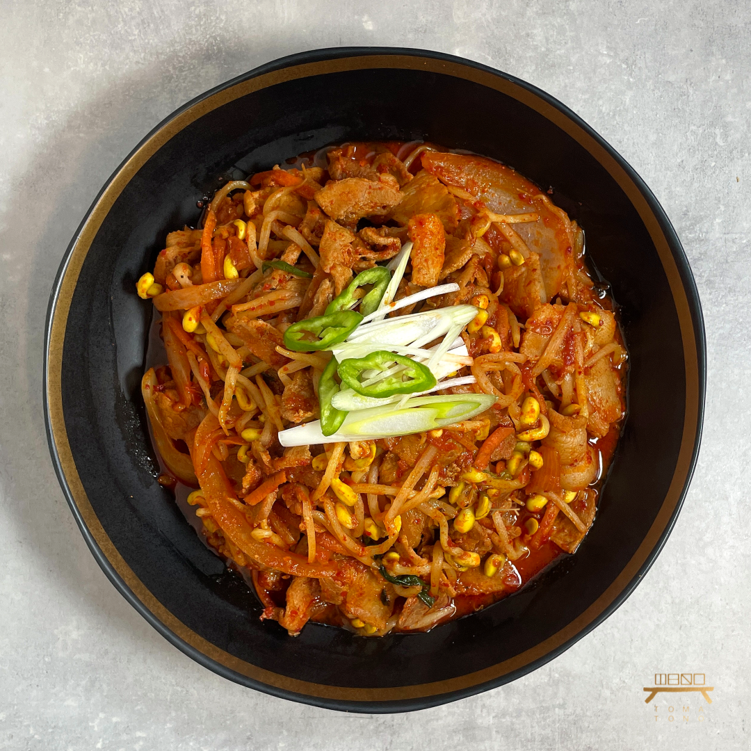 돼지고기 콩불 Stir-fried Spicy Pork and Soybean Sprout
