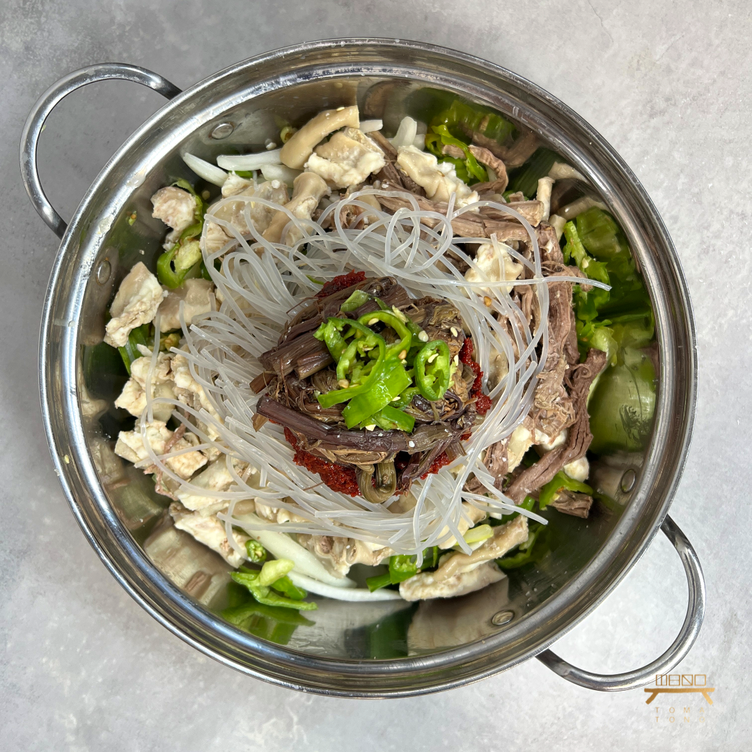 곱창 육개장전골 Spicy Beef and Intestine Stew