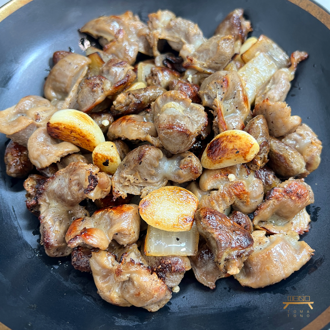 통마늘 닭똥집 & 염통 구이 (완조리) Grilled Chicken Gizzard & Heart with Whole Garlics (Cooked)