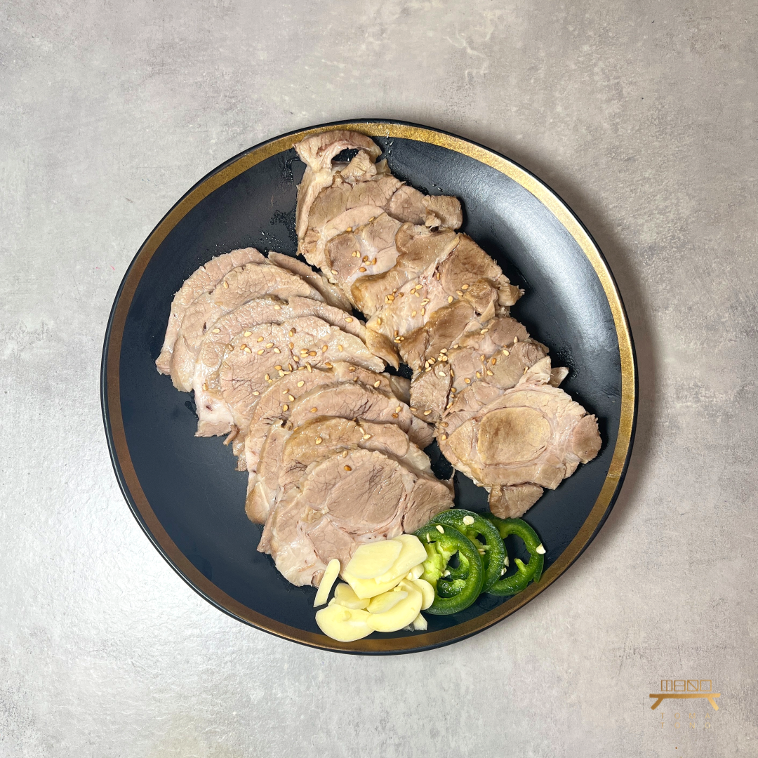 돼지수육 & 꼬들무김치 (완조리) 조리법 Boiled Pork Butt with Spicy Radish Kimchi (Cooked) Recipe