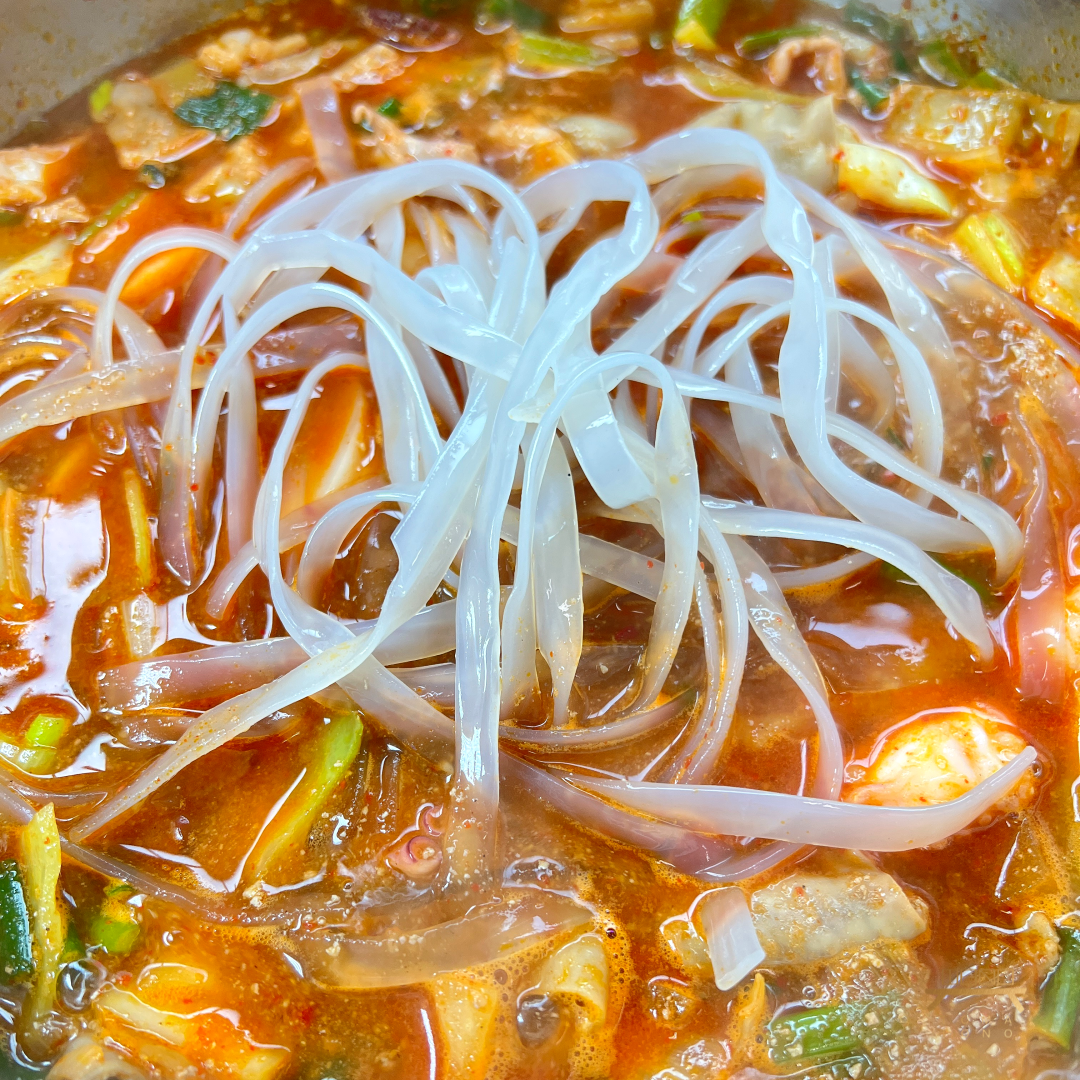 낙곱새 전골 Small Octopus, Shrimp, Beef Intestine Hot Pot