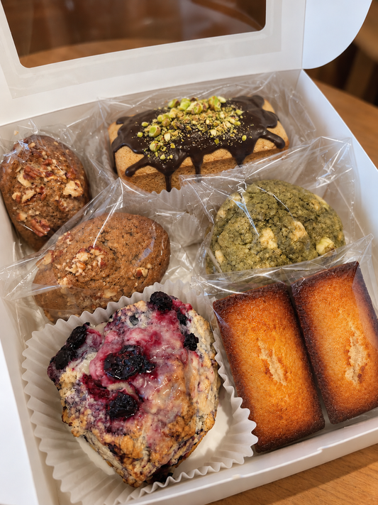 Lazy Bakery Assorted Bakery Box 디저트 모음