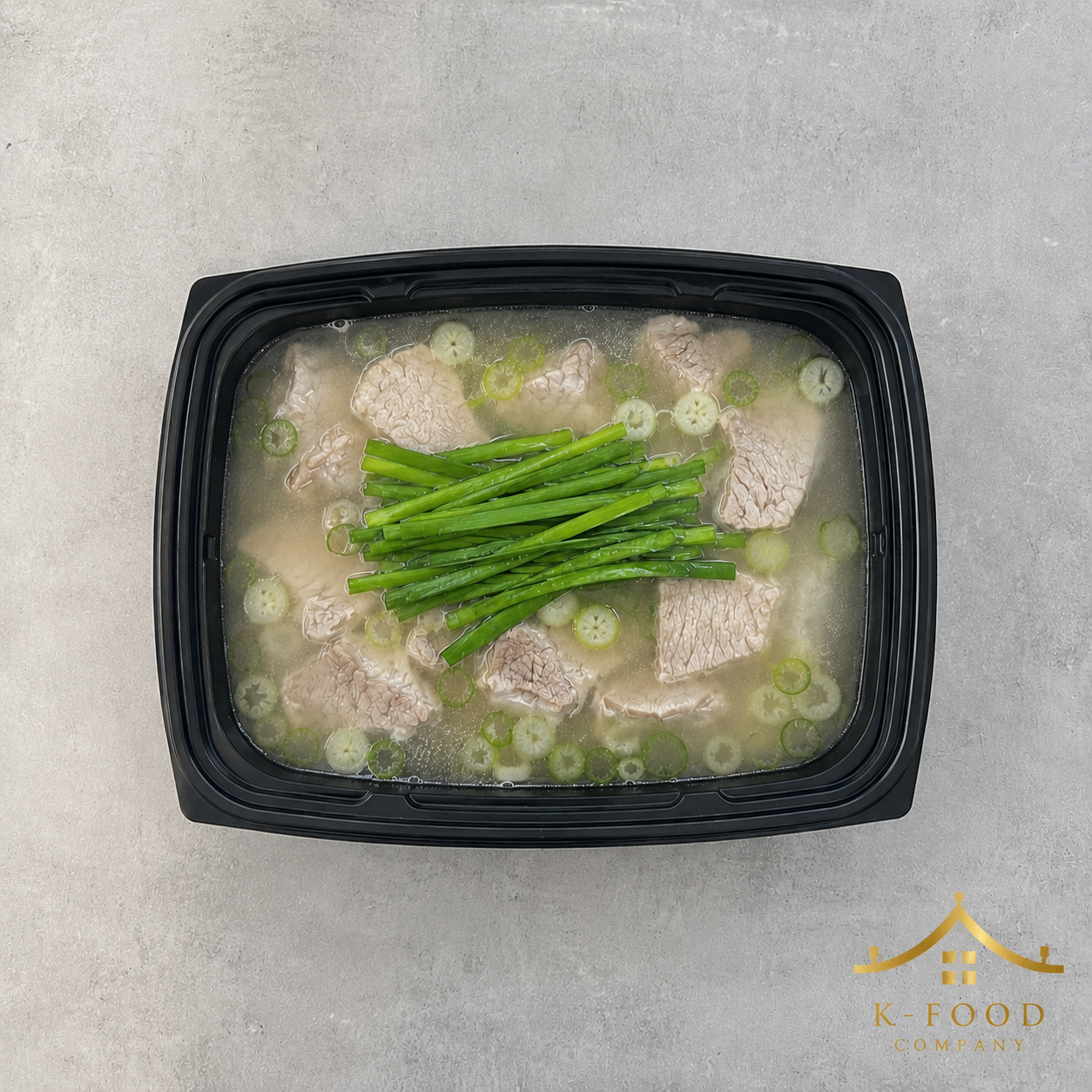 맑은 돼지곰탕 (완조리) Clear Pork Bone Soup (Cooked)